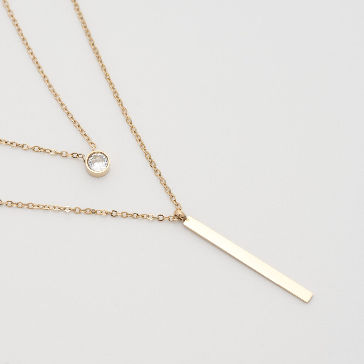 https://m.clubbella.co/product/solitaire-bar-necklace-2/ SOLITAIRE BAR NECKLACE (3)