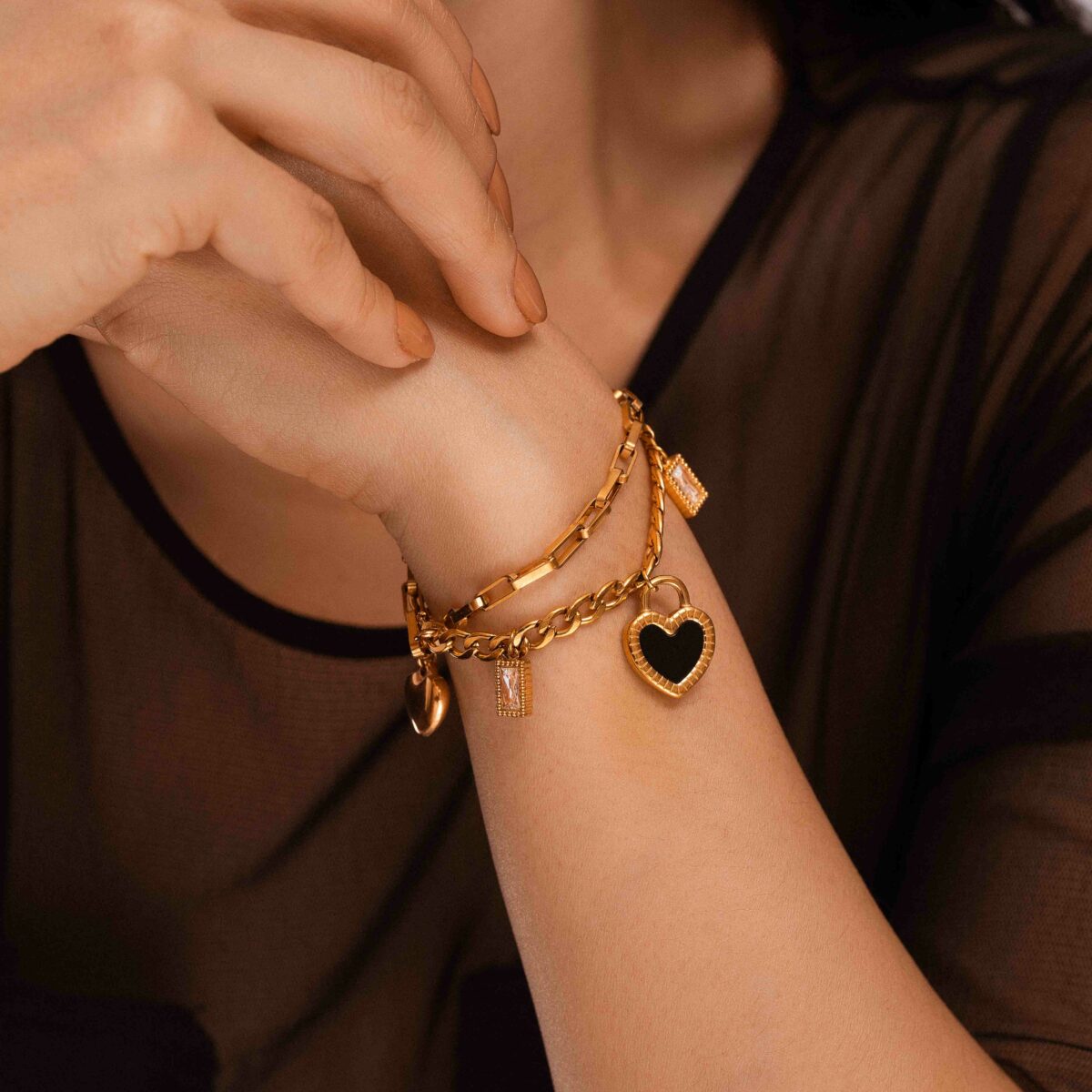 https://m.clubbella.co/product/fiesta-gold-bracelet/ sszz-18
